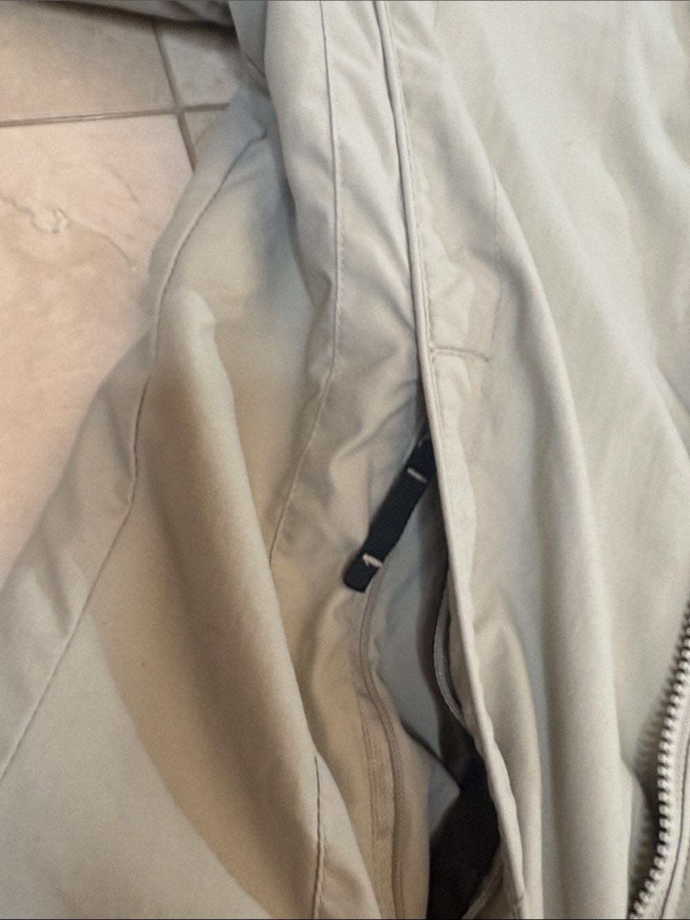 ⭐️ Columbia Light beige Outdoor Zip Jacket- medium - Picture 10 of 12